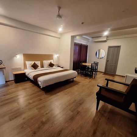 Hotel B R Regency Thiruvananthapuram Zewnętrze zdjęcie