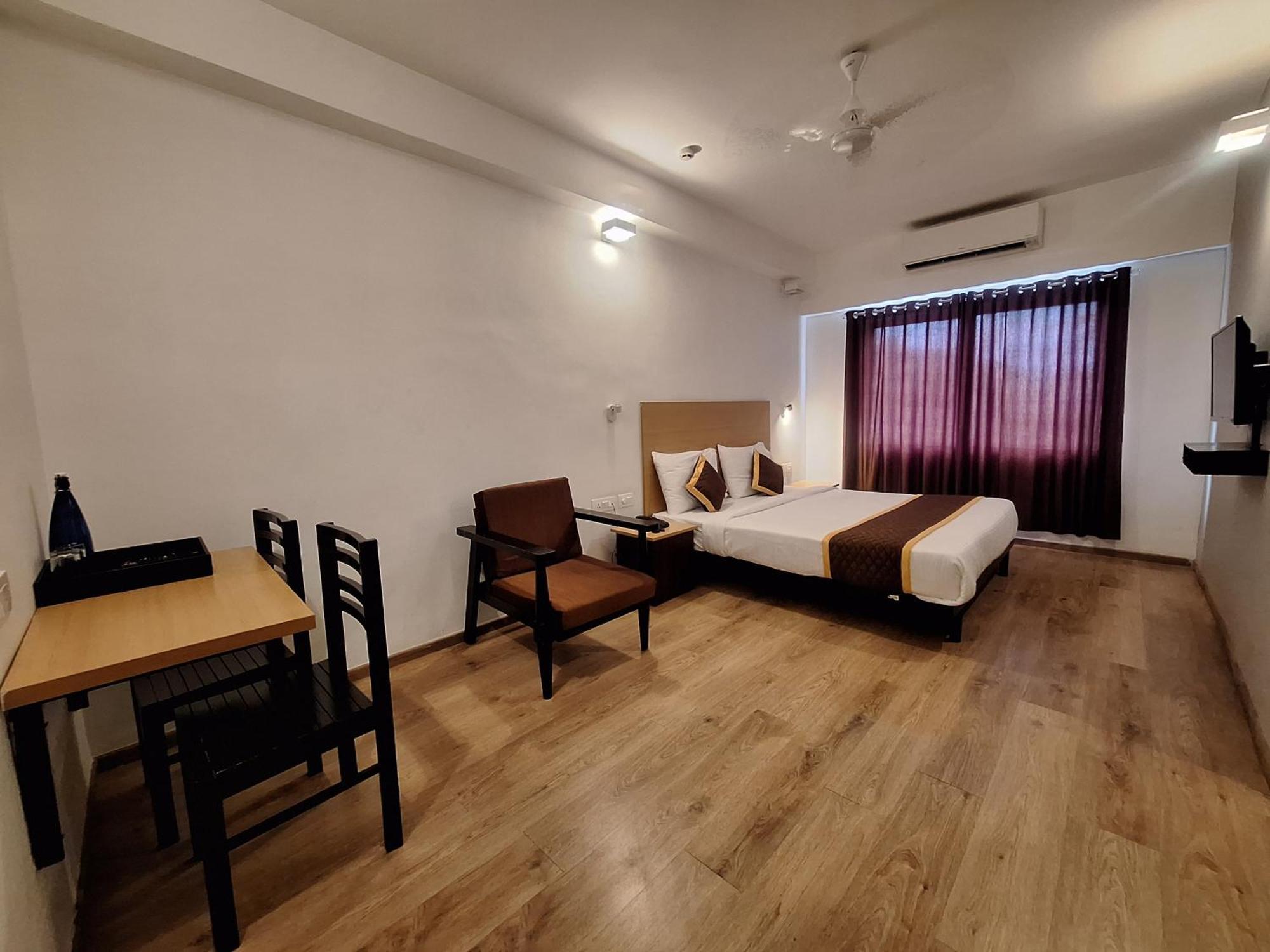 Hotel B R Regency Thiruvananthapuram Zewnętrze zdjęcie